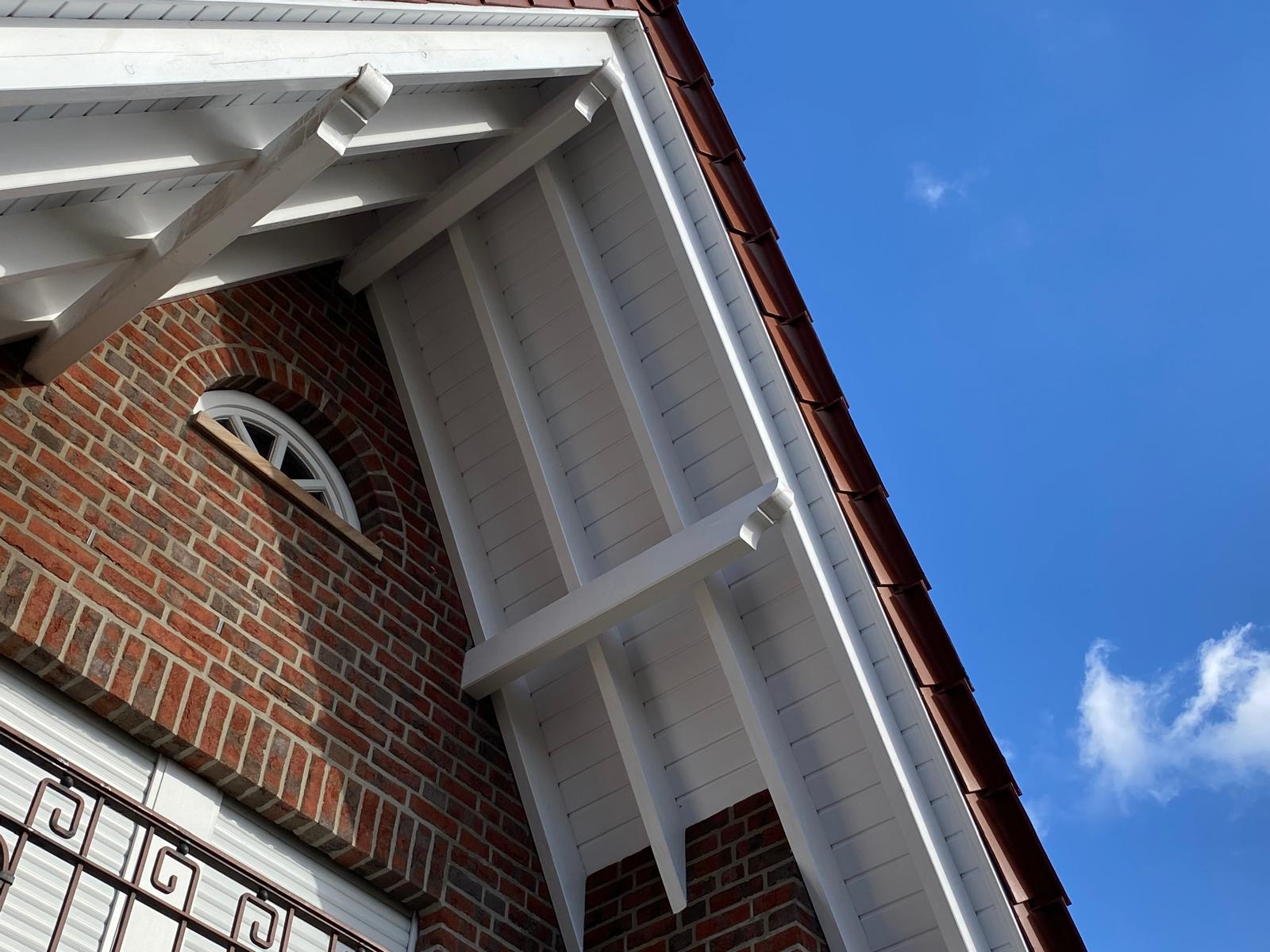 Reinigung von Dach&uuml;berst&auml;nden f&uuml;r ein brillantes Ergebnis in Esche.